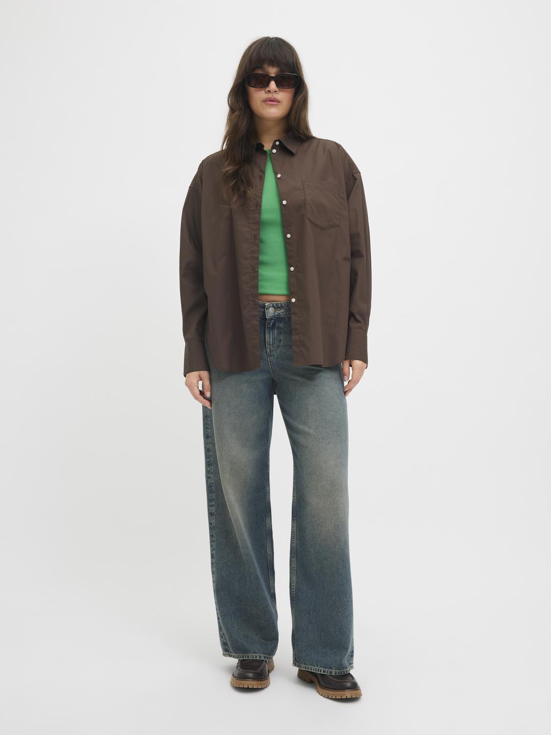 model_shot-front_full